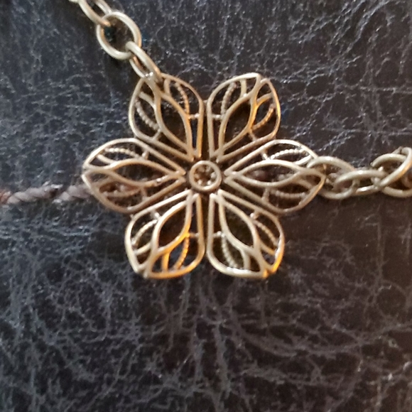 Adjustable Bronze Colored Flower & Circle Necklace - Picture 4 of 8